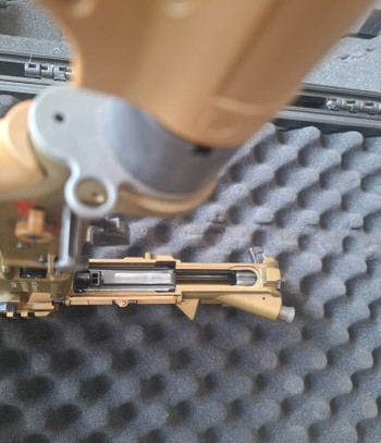 Bild 4 für HK 416 GBB RAL8000 incl HPA Adapter, slang en HPA fles