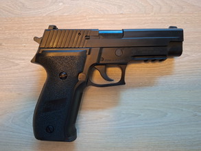 Bild für Tokyo Marui P226, zeer weinig gebruikt, incl. 2 flessen green gas