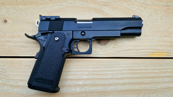 Bild 3 für TKA - Tokyo Marui Hi-Capa 5.1 met 3 magazijnen en holster.