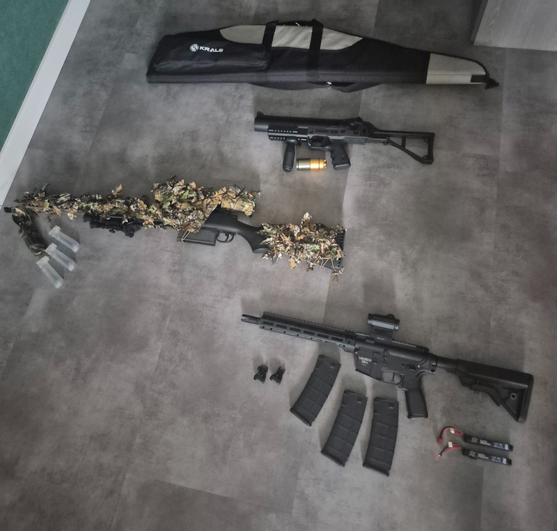 Image 1 for 3 replica's + sniper bag