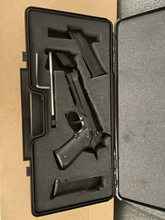 Image pour Beretta M9 replica incl case, speed loader en magazijnen