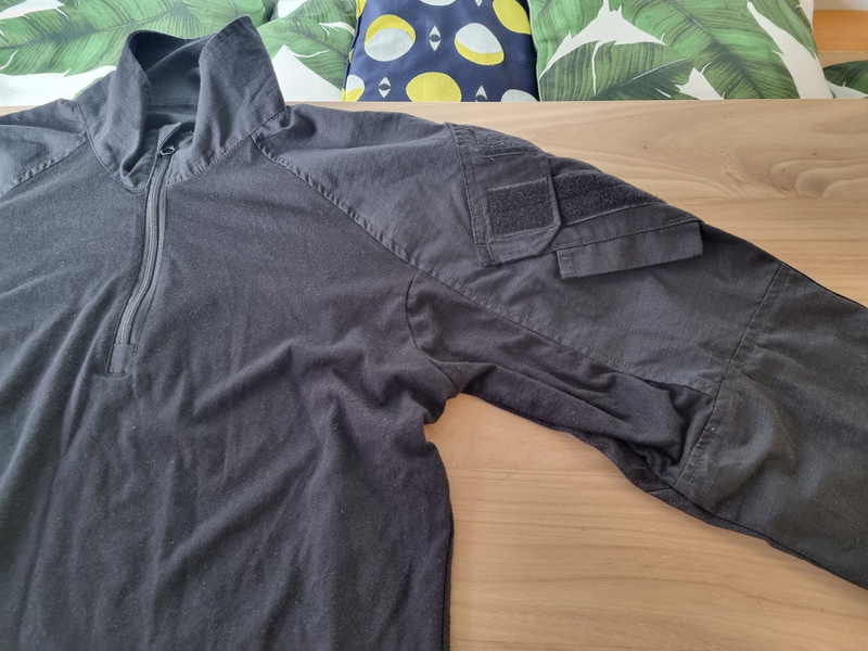 Afbeelding 1 van Zwart Combat Shirt  (maat XL)