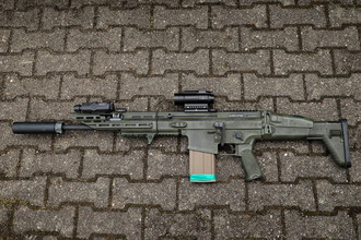Bild für VFC Scar-H GBBR w. Custom cut handguard