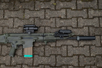 Image 2 for VFC Scar-H GBBR w. Custom cut handguard