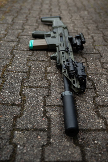 Image 3 for VFC Scar-H GBBR w. Custom cut handguard