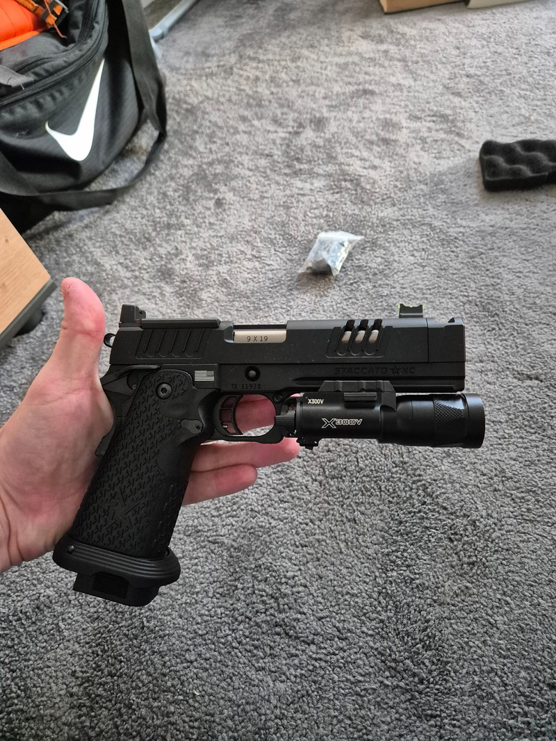 Afbeelding 1 van Surefire X300 Vampire Repro Flashlight