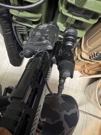 Bild 3 für Tactical flashlight