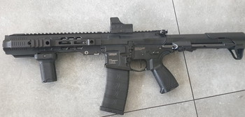 Afbeelding 3 van ARP 556 met G&P CQB SAI handguard en hawke red dot