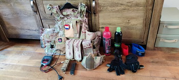 Afbeelding 2 van Volledig gear. Dmr, sniper, m4 en side arm en met toebehoren