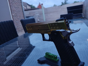 Image 2 for Hi-capa  met custom kameleon paint