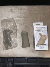 Image for MAGPUL MIAD GEN 1.1 FDE PISTOL GRIP