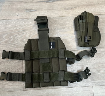 Image 2 for Molle dropleg base en pistol holster.