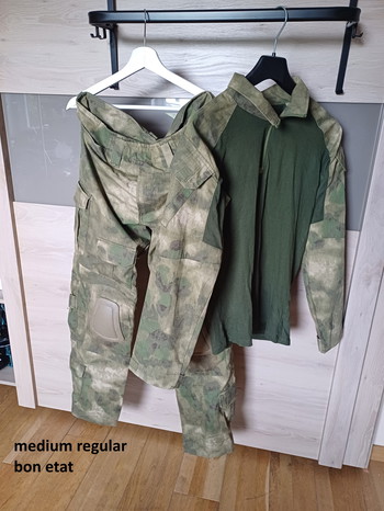 Afbeelding 5 van lot of 4 uniforms and 2 pants, size M - S