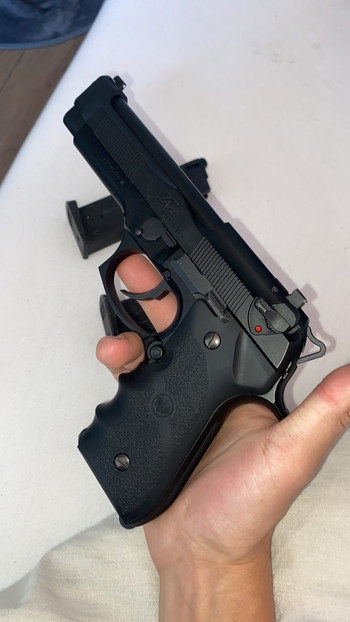 Afbeelding 2 van TOKYO MARUI M9 TACTICAL MASTER 2 mags 1 lichte lek