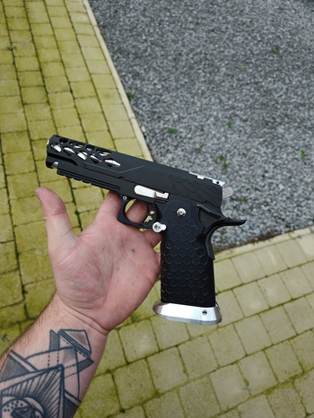 Afbeelding 2 van Hi capa Custom Black Silver