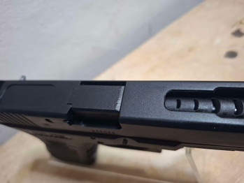 Imagen 4 de Umarex / VFC Glock 18c Gen.3 - GBB - F-MARK - NEAR-MINT CONDITION