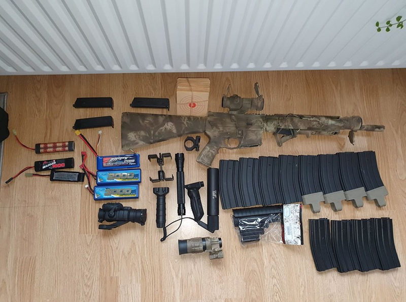 Imagen 1 de AEG M15A4 SPC + VOLLEDIGE STARTER KIT ( HELM, VEST, WAPEN, MAGS, LIPO'S, ETC...+ ALLE UPGRADES DAT OOIT ZIJN VERANDERD)