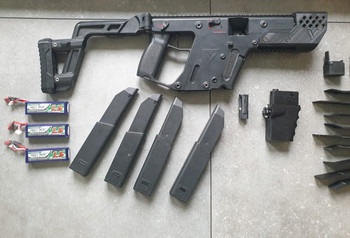 Bild 6 für krytac kriss vector met 13 mags enz ( elk aannemelijk bod mag hij weg )