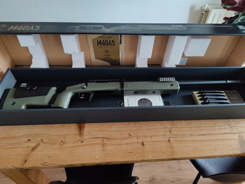 Afbeelding 3 van Tokyo Marui M40A5 Sniper Rifle + Scope, Bipod, 2 Extra Magazijnen (Zo goed als nieuw, met originele doos)