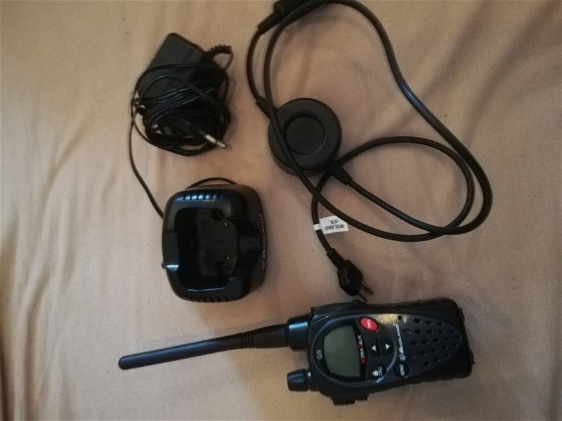 Image 1 for Midland G9 walkie  + connector