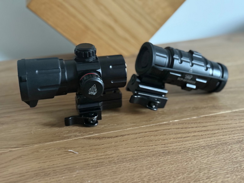 Image 1 pour Red dot and magnifier UTG