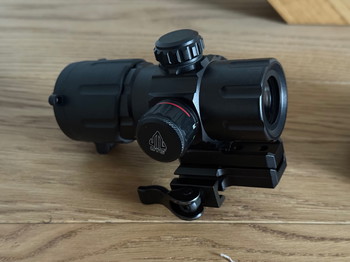 Image 2 pour Red dot and magnifier UTG