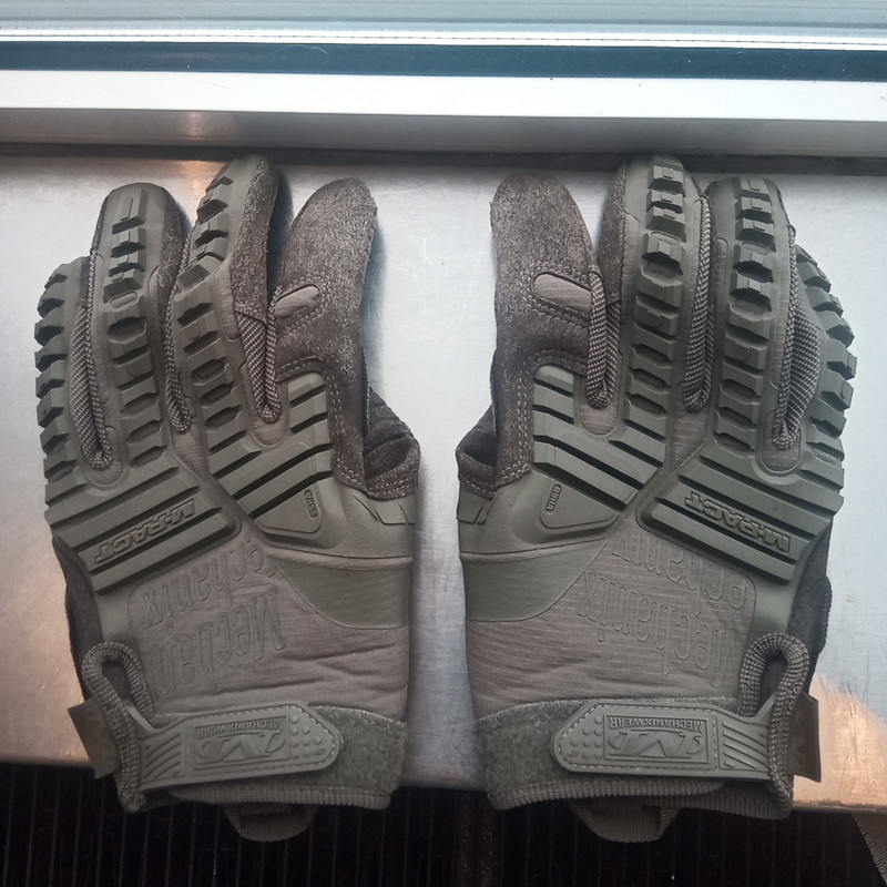 Afbeelding 1 van Nieuw model m-pact gloves ranger green maat L