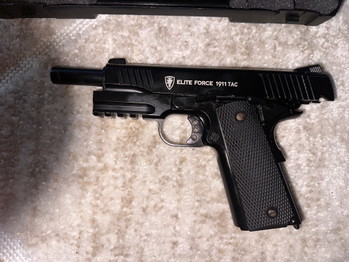 Afbeelding 2 van Elite Force 1911 Tac CO2 Blowback
