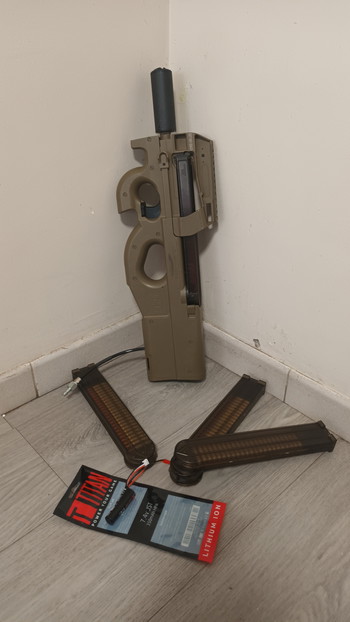 Bild 2 für P90 cybergun Wolverine Hydra gen 2