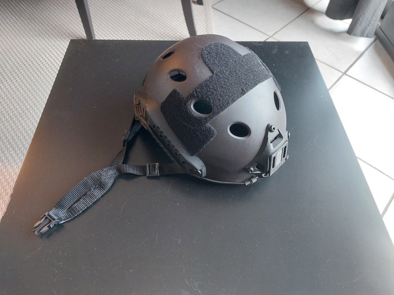 Afbeelding 1 van FMA Helmet black