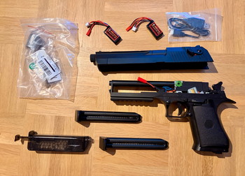 Bild 2 für Cyma Desert Eagle CM 121 AEP Mosfet + Komplett Set neuwertig NP 300 Euro
