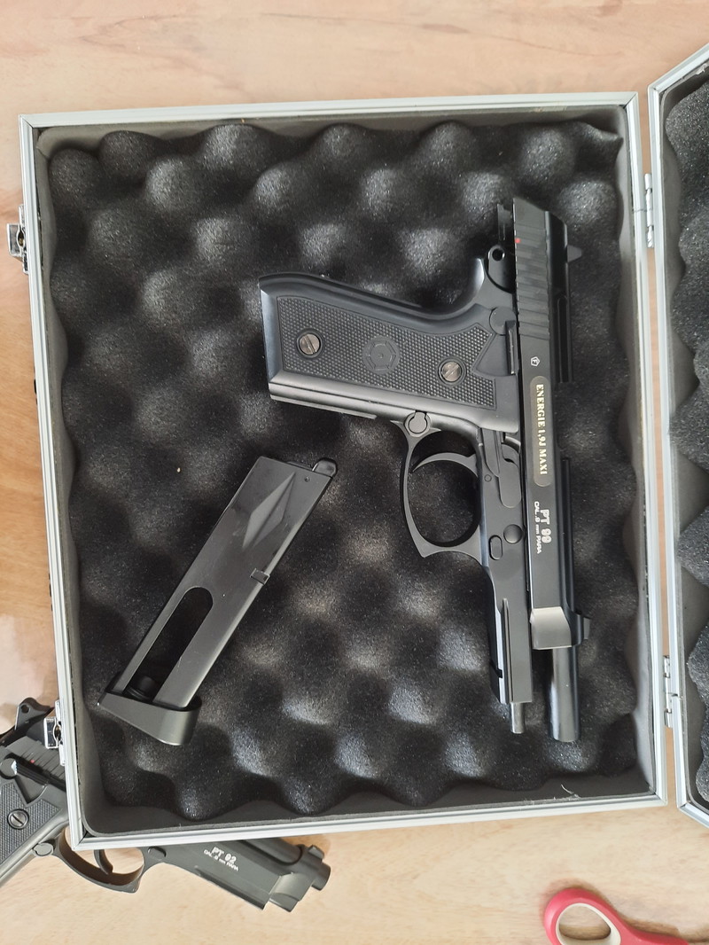 Afbeelding 1 van Cybergun pt99 co2 full en semi auto