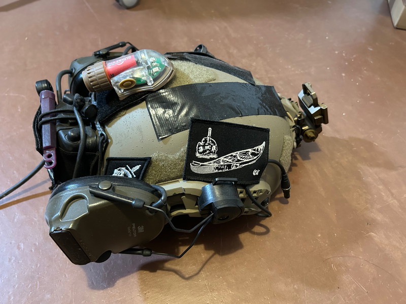 Afbeelding 1 van OPS High-End Tactical Helmet Set Full Carbon Fiber