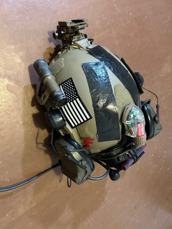 Afbeelding 3 van OPS High-End Tactical Helmet Set Full Carbon Fiber