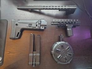 Image pour Bundel MP5 accessoires (o.a. ACR stock, zombie killer kit, Handguard en mags)