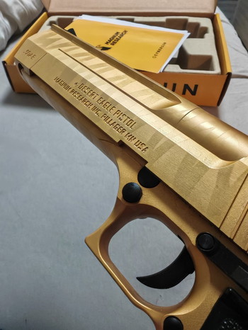 Image 3 for Cybergun Desert Eagle Gold Tiger Stripe Edition full metal GBB
