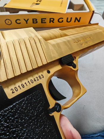 Image 4 for Cybergun Desert Eagle Gold Tiger Stripe Edition full metal GBB