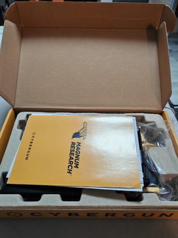 Image 7 for Cybergun Desert Eagle Gold Tiger Stripe Edition full metal GBB