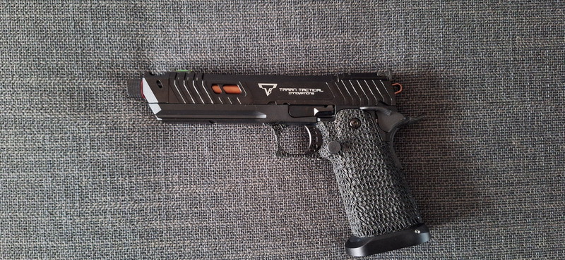 Image 1 for Pit viper