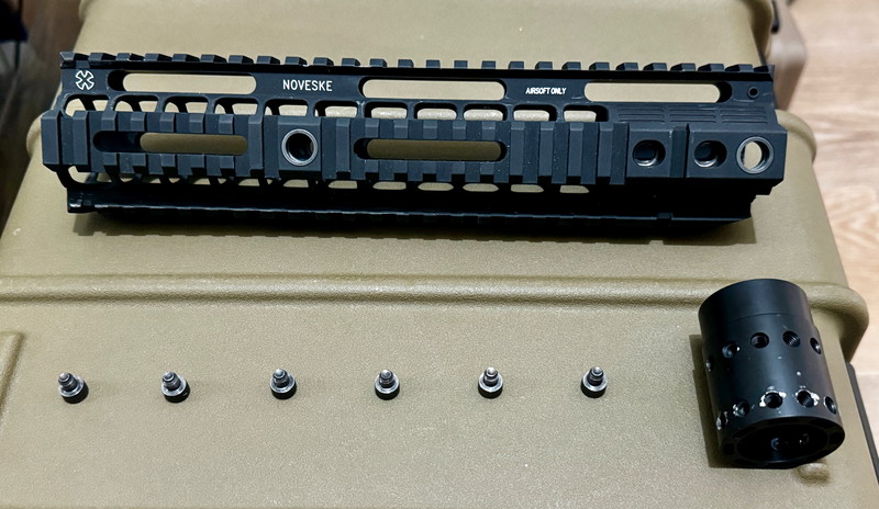 Afbeelding 1 van MadBull Noveske 10inch Mk18 style Handguard Rail