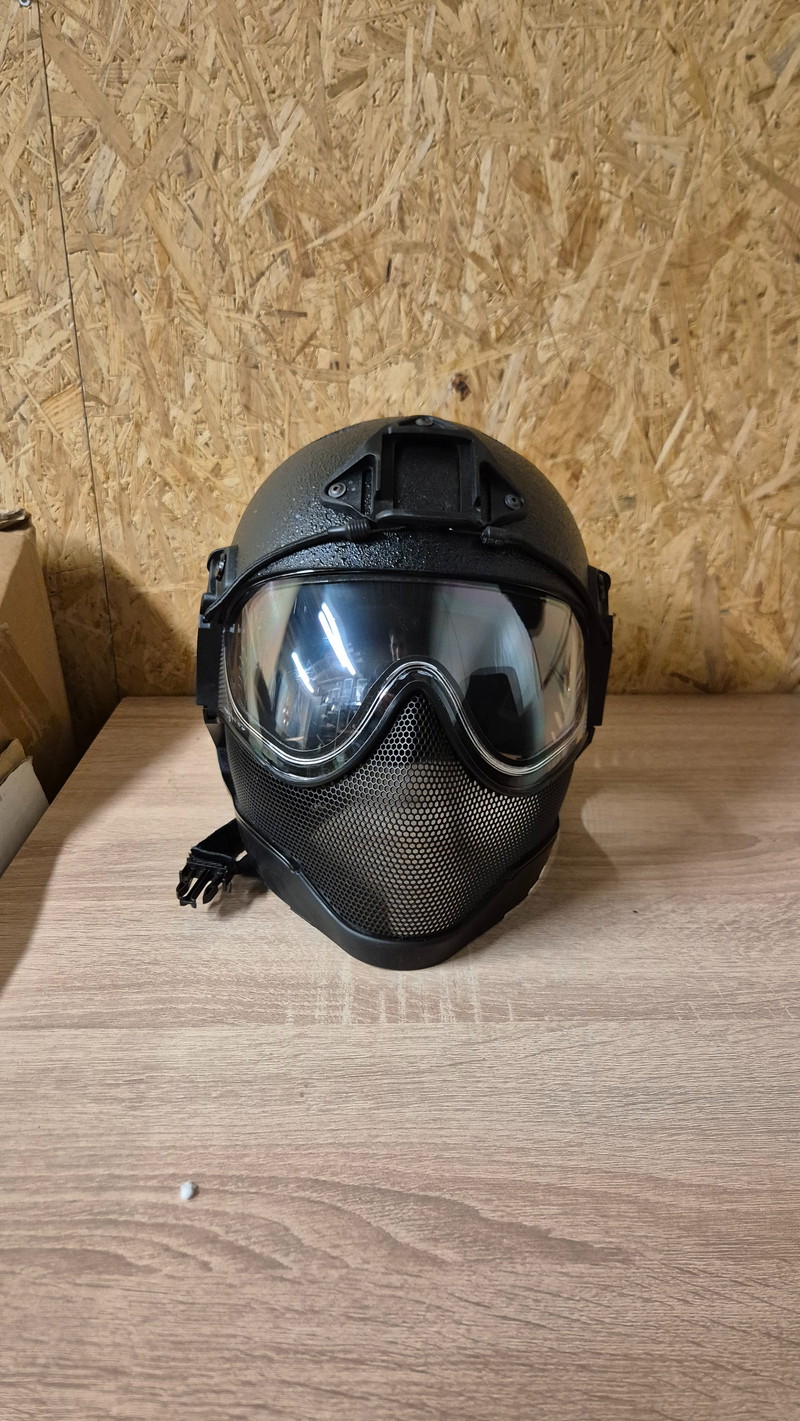 Image 1 pour WARQ airsoft helmet BLACK