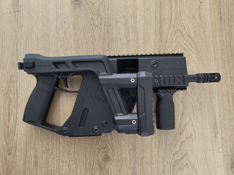 Image 1 for Kriss vector met 4 mags