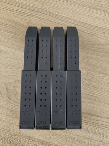 Image 2 for Kriss vector met 4 mags