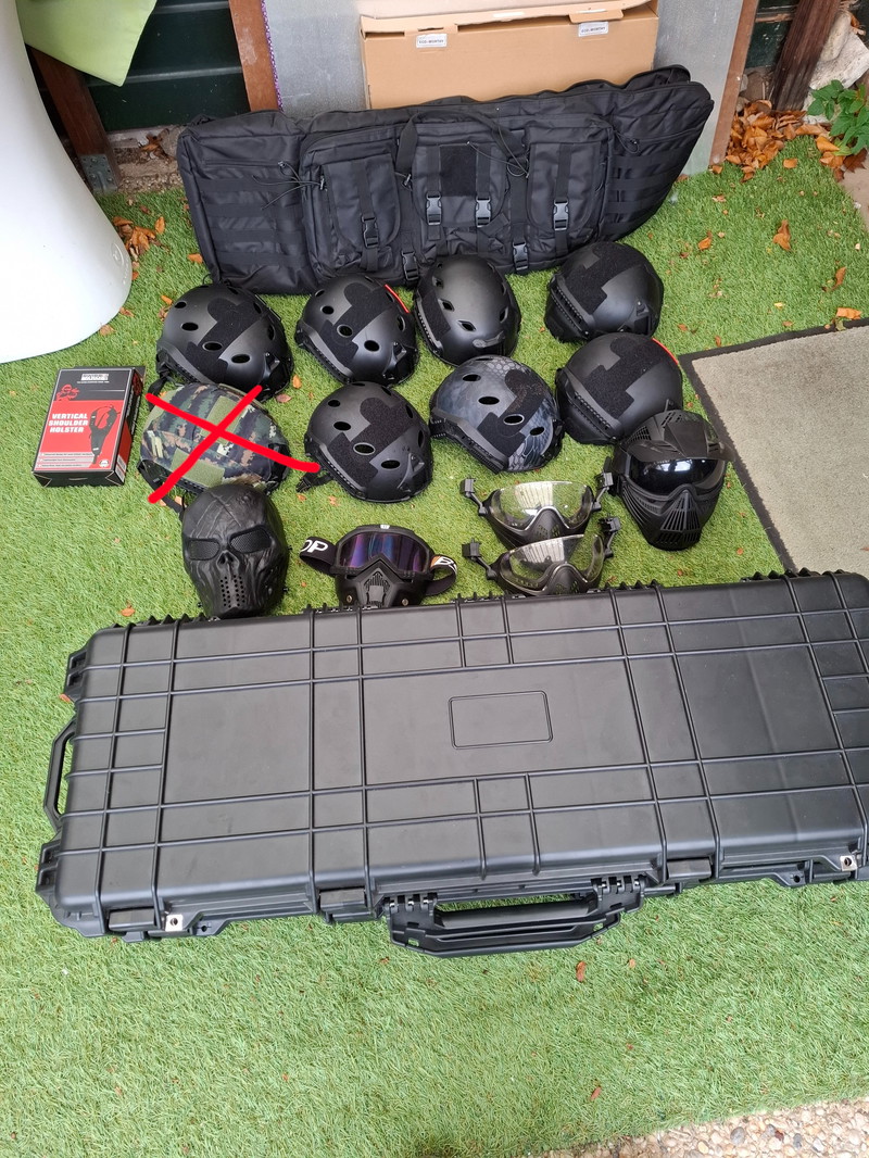 Imagen 1 de Helmen maskers en koffers