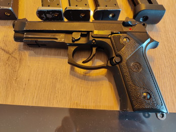 Afbeelding 2 van KJW M9 TACTICAL FULL METAL