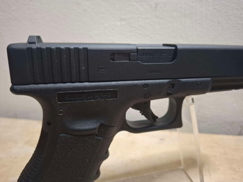 Image 3 for Umarex Glock 17 - GBB - NEAR-MINT CONDITION
