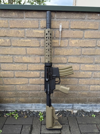 Afbeelding 2 van M4 lancer tactical aeg (GLOED NIEUW)