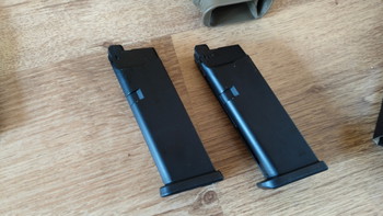 Image 4 for Glock 19 including 2 Magazines