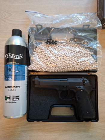 Zdjęcie 3 – WE M9 Full auto/ semi, zeer weinig gebruikt, incl. 1 fles Walther green gas, bio BB's, originele doos en hardcase