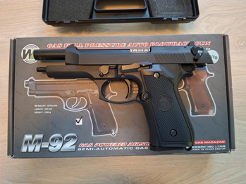 Zdjęcie 4 – WE M9 Full auto/ semi, zeer weinig gebruikt, incl. 1 fles Walther green gas, bio BB's, originele doos en hardcase